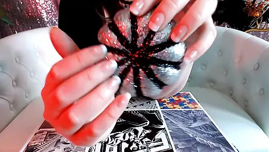 Çivi çakan asmr