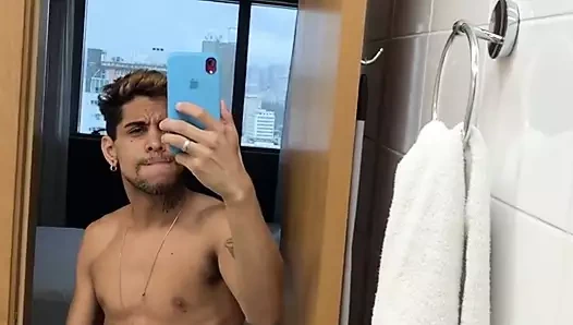 apartmanda canavar horoz