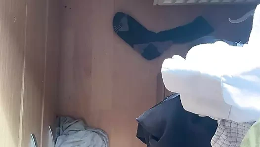 Bakış açısı: Apartmanda topuklu ayakkabılarla yürümek