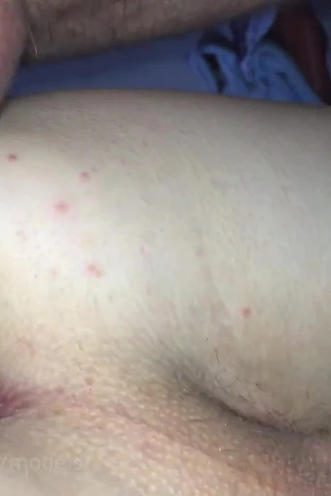 Yarak babayı mutfakta büyük bir yarakla sikiyor