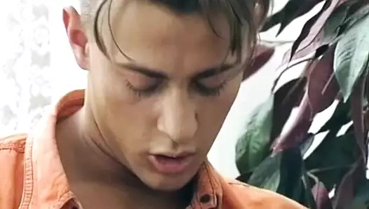 Azgın Alman orta yaşlı seksi kadın üvey oğlu tarafından mahvediliyor