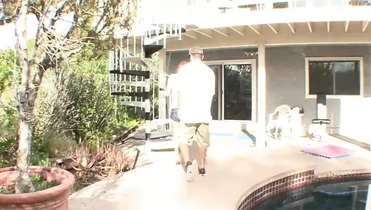 Slutty genç berbat horoz sonra gets çarptı üzerinde the kanepe