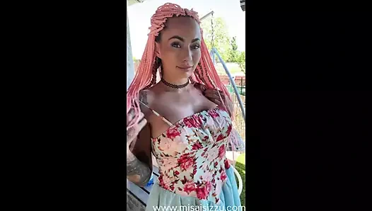 Bu orta yaşlı seksi kadın ile gitmek için yeni küçük orta yaşlı seksi kadın saç tıraşı