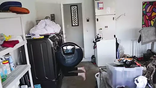 Creampie ünlü minik uzun bir adamın büyük horoz anal tırmanıyor