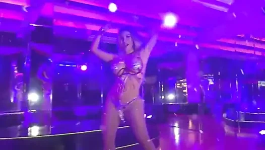 Mirella mendez sıcak dans jlo syle