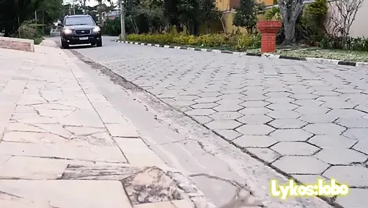 Rus kadın büyük yarakla sert anal seks yapıyor