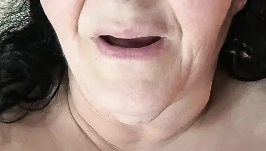 Bakire götüne itiliyor bu edepsiz sürtük gaz geçiriyor