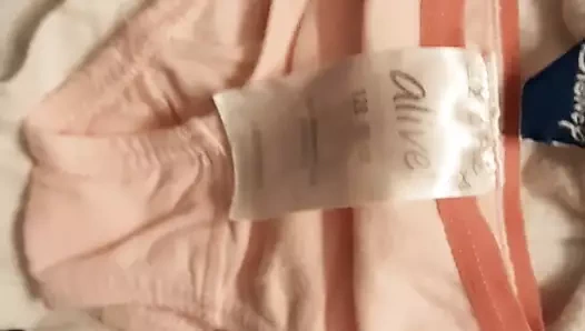 Anneler ve kızları değil