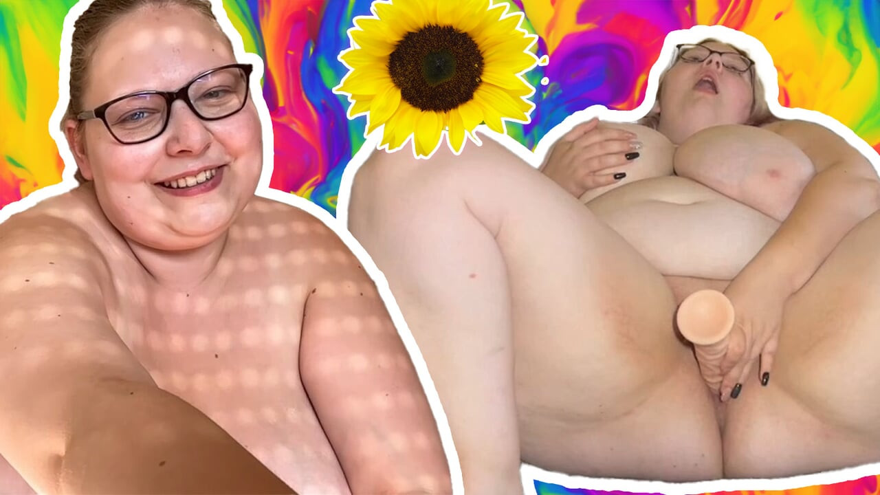 Seksi iri güzel kadın 18 yaşındaki genç kız ilk kez anal ve çifte penetrasyon!!