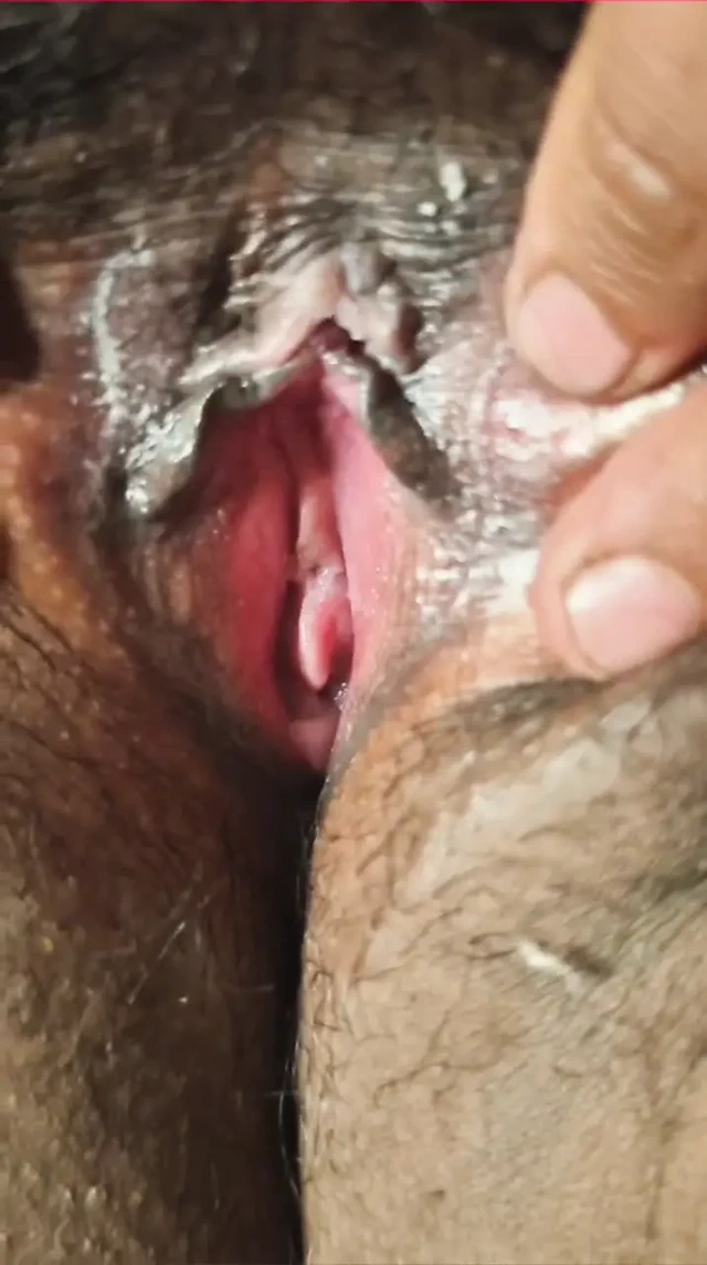 Desi big boobs girl showing her whole body