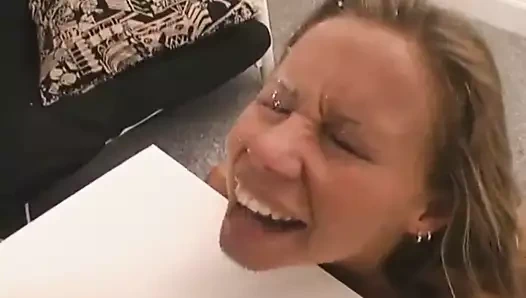 Sarışın sürtük ts