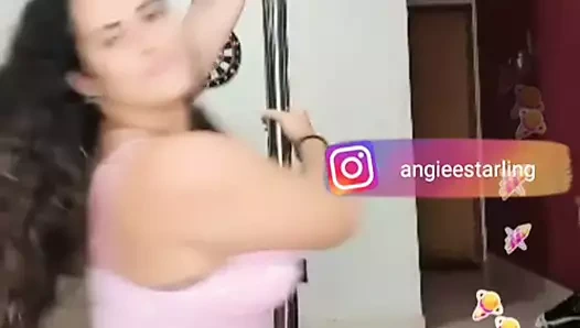 Gordinha gostosa de camisola