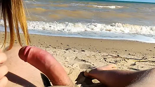 Sahilde kamu oral seks biter ile tam ağız arasında boşalmak