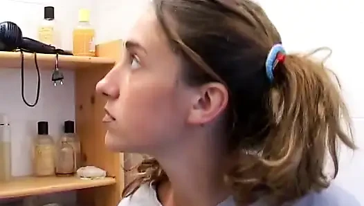 İtalyan orta yaşlı seksi kadın arkadan sikiliyor