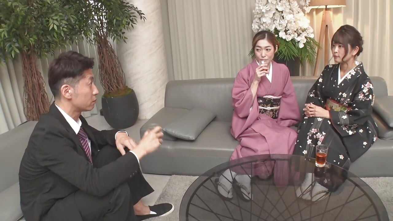 Reverse 3P Harem Reunion With Bewitching Classmates In Kimono Rion And Ryu Enami