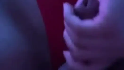 işten eve döner dönmez penisimle ilgilenmesini istiyorum