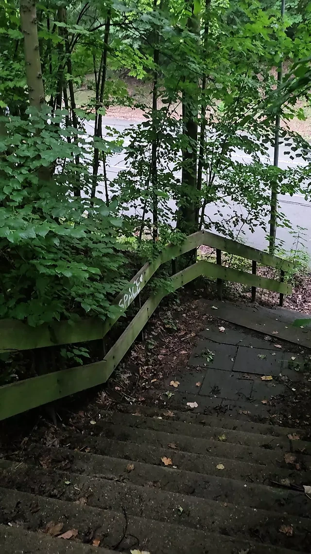 короткая дрочка на улице