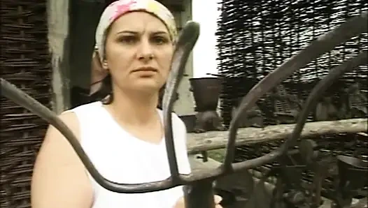 Kıllı amcıklı büyük memeli amatör köylü kız sikiliyor ve ağzına boşalıyor