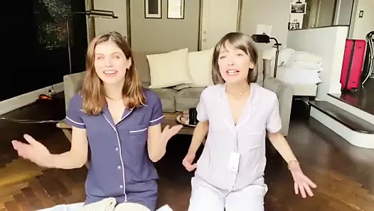 Seksi alexandra Daddario - daha fazla giysi, daha fazla kate - 4 Eylül