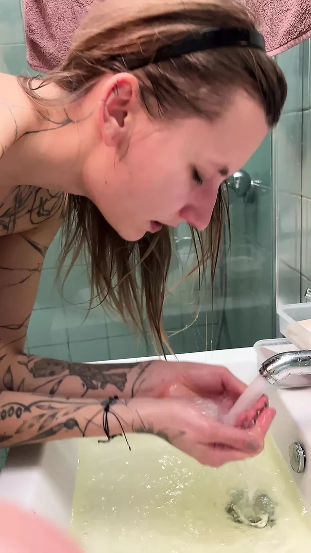 Мой лицо, писающая, ты шлюха