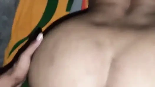 Hintli kız arkadaşımın her gün yarağa ihtiyacı var