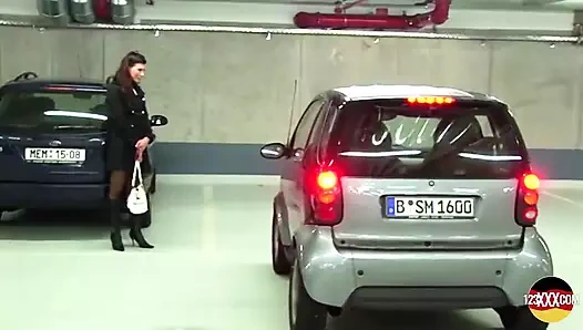 Onu görür görmez onu iyi sikeceğini biliyordu