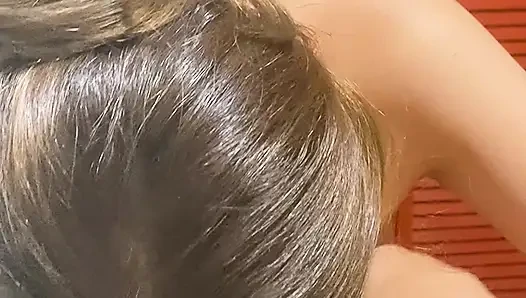 Angy çok seksi ve heyecan verici gırtlağına kadar alıyor