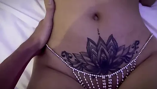 Neyi bekliyorsun? Gel ve deliğimi sik, amatör orta yaşlı seksi kadın videosu