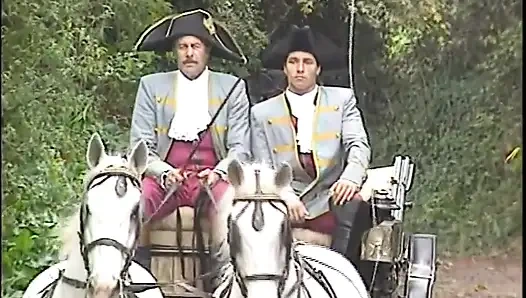 İki azgın sürtük büyük bir yarak emme yarışmasına katıldı ve kim kazandıysa ödül olarak sikiliyor