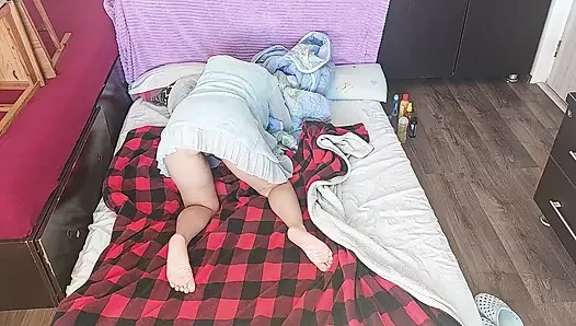 Hot couple gets body massaged with oil. An amateur woman jerks me off until I.