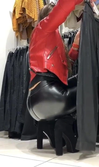 Seksi tozluklar ve çizmeler