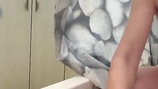 shaves and squirts violently