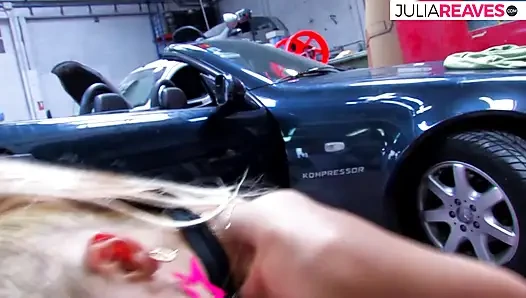 Arabada anal sikişmek son derece havalı, belki biri izliyor