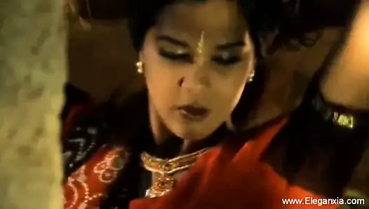 Asya'dan güzellik ve şehvet