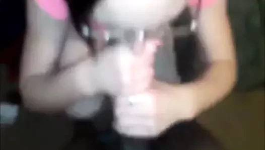 Elini ve ağzını onun bbc'sinde çalıştı