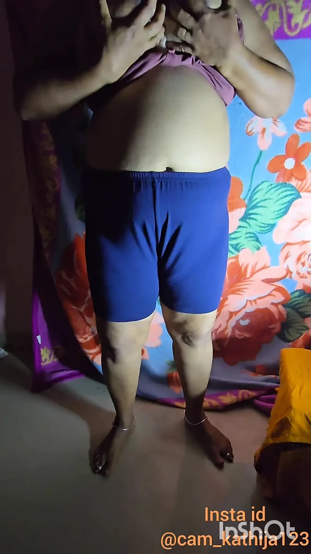 Tamil desi teyze tam çıplak dans ediyor