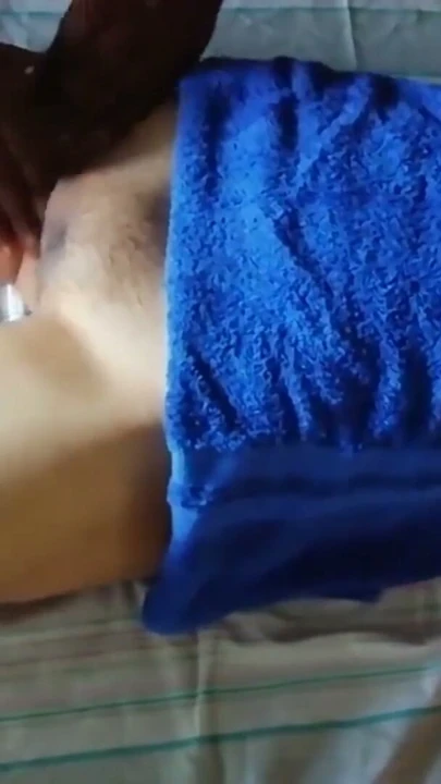 Srilankan Black Boy got a during a Massage from a Beautiful Masseuse | Clip 1