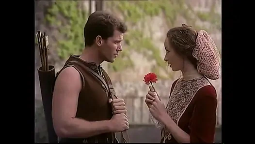 İki genç azgın fahişe üvey erkek kardeşinin büyük bir yarağını emiyor