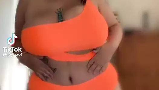 İri güzel kadın büyük memeler