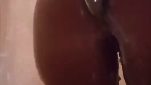 Duşta göt tıkacı