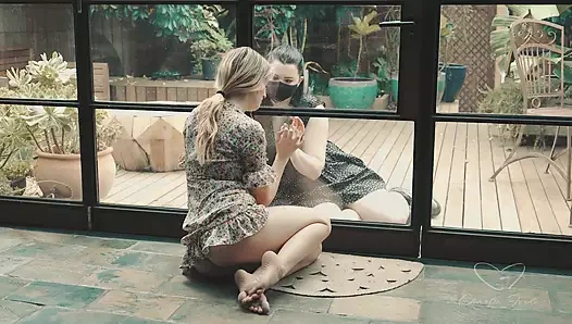 Astrid Love ve Charlie Forde artık seks yapmak için sabırsızlanıyor!