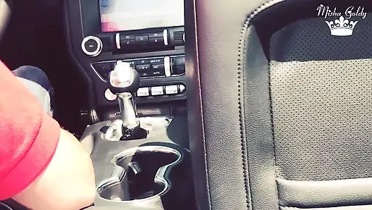 Mustang kabininde ayakla azdırma
