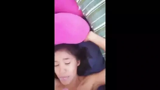 Küçücük Asya derin boğazlarını büyük horoz