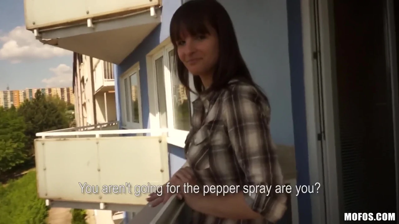 Pickups – Big Natural Rita Peach Gives Stranger a Handjob