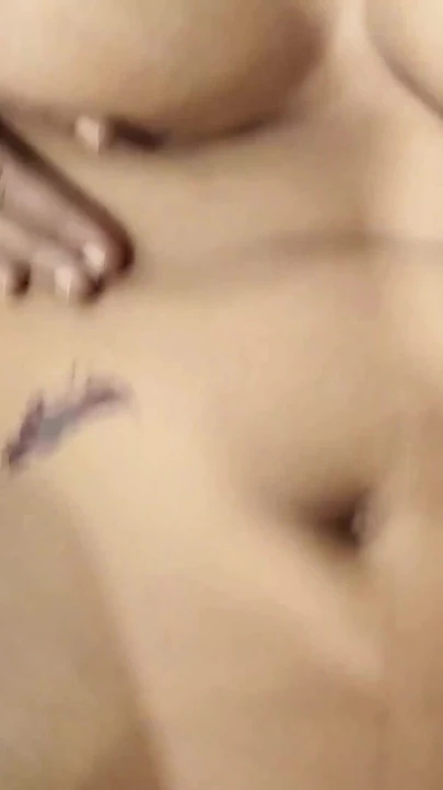 Göğüsleri Beni Her Zaman Sert Yaptı