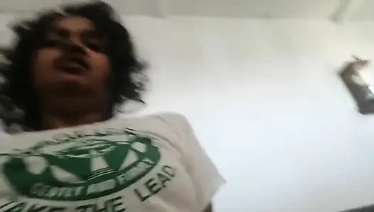 Hintli üvey annem üstüme çıkıyor