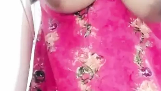 Karımın seksi göğüsleri