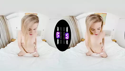 Tmwvrnet - şanslı arı - yeni iç çamaşırında sarışın orgazm