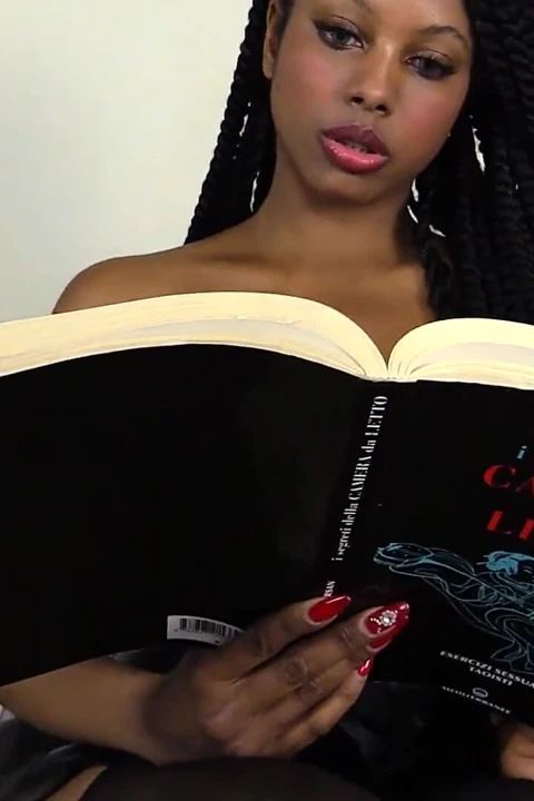 Janelle dildoya işiyor