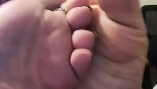 (hisfavorite01) cadı ayakları daha mı iyi?